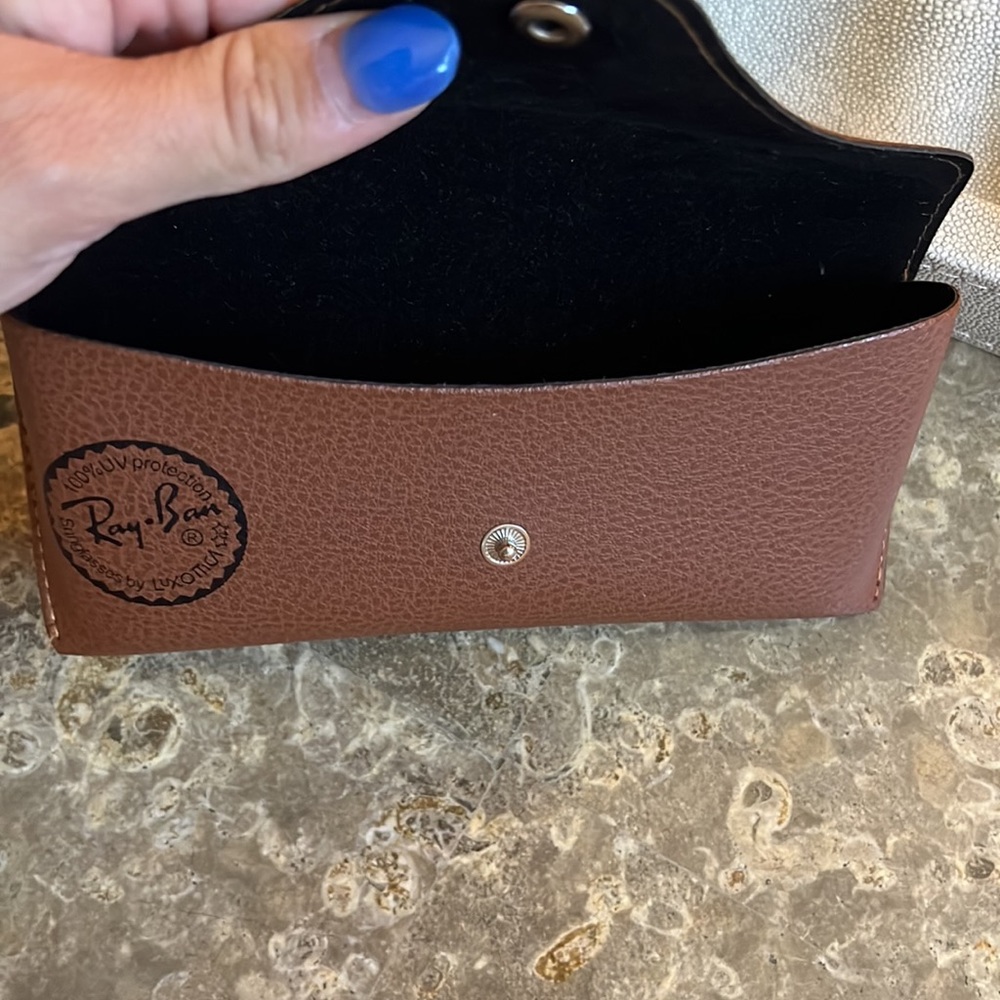 Ray-Ban Sunglass Case - Picture 4 of 5